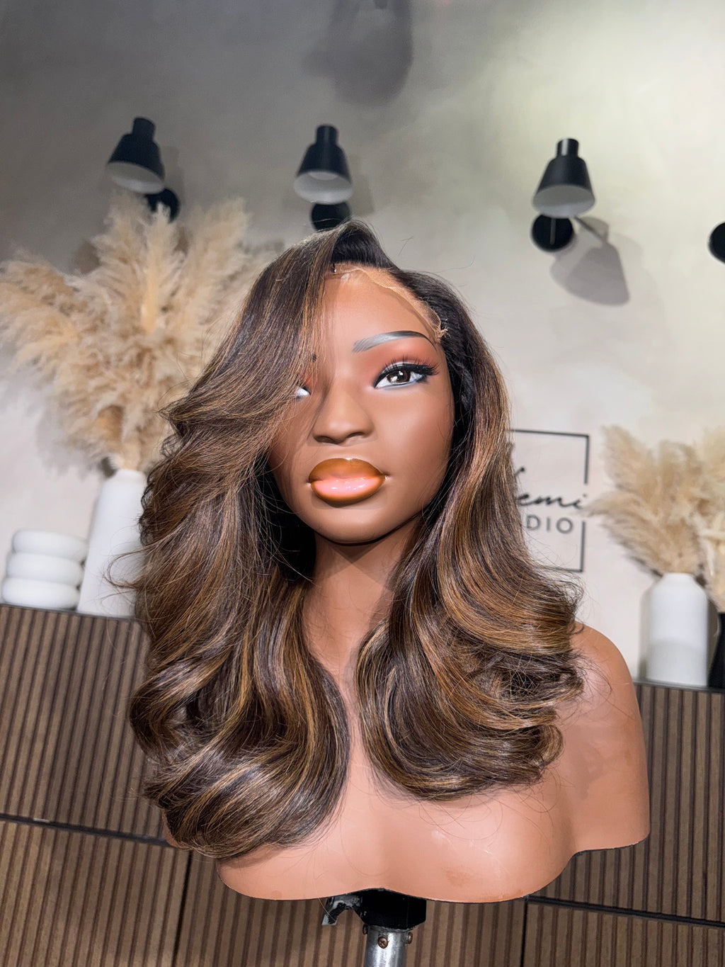 SOLÈNE | 5X5 CLOSURE | 14"-20" CARAMEL BROWN BODY WAVE